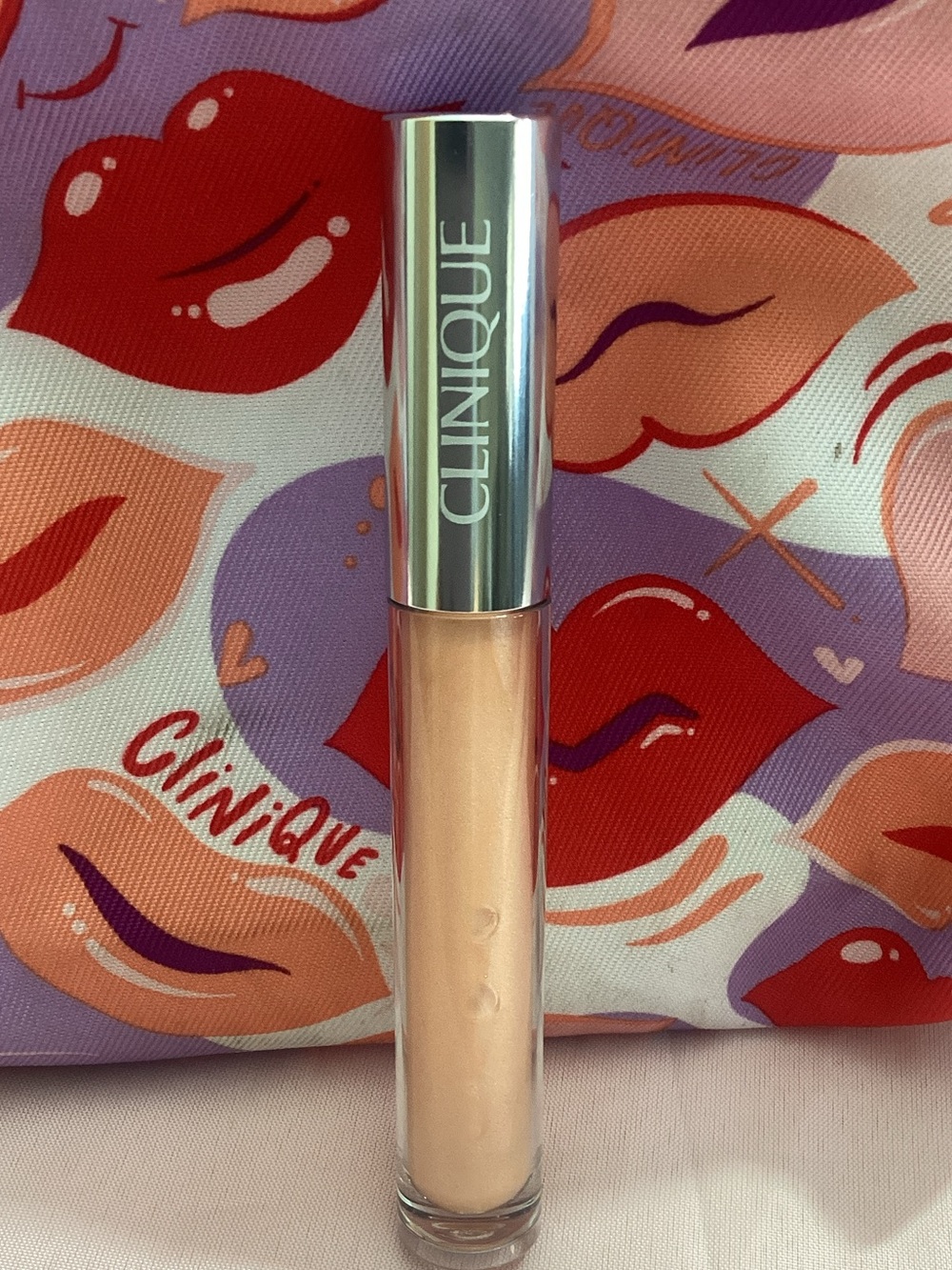 Clinique Peach Cream Lip Gloss – Lightweight Sheer Shine